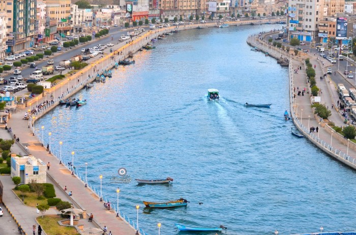 محلي حجر بحضرموت يشيد بجهود بترو المسيلة في فتح الطرقات وإزالة مخلفات السيول