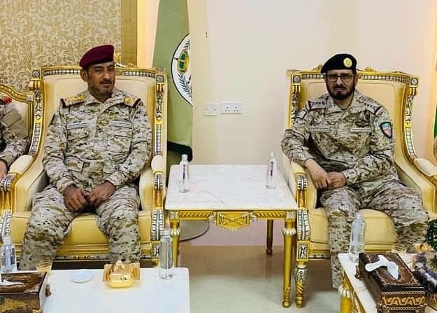 رئيس هيئة الأركان يناقش مع قائد القوات المشتركة للتحالف التطورات العسكرية