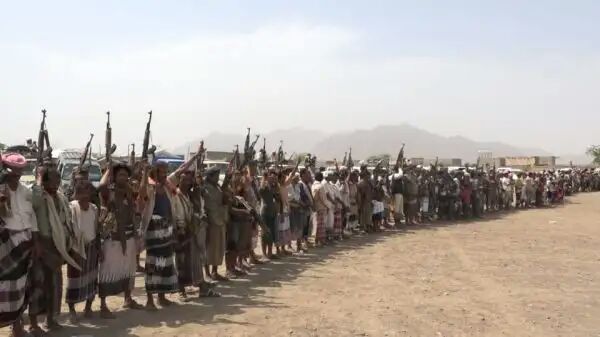 أكبر قبائل صنعاء تستنفر رجالها وتدعوا إلى نكف مسلح بعد إختطاف مليشيا الحوثي 8 مشائخ