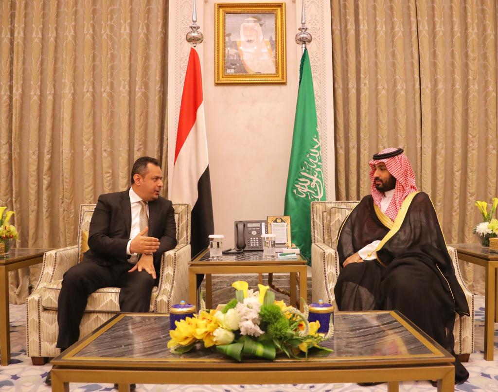 ولي العهد السعودي يستقبل رئيس الوزراء د.معين عبدالملك في قصر شرمة