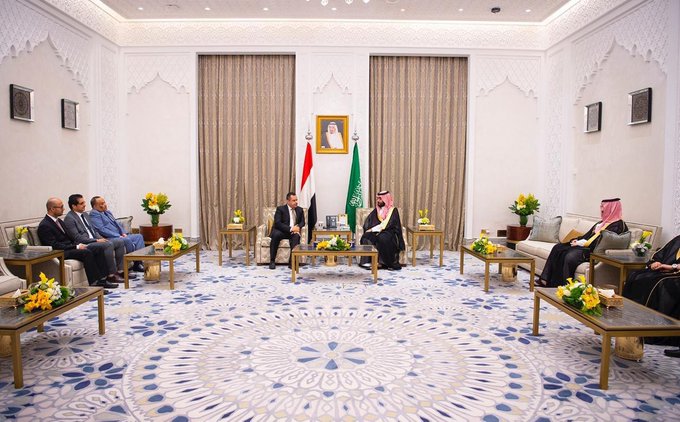 خلال استقباله رئيس الوزراء : الامير محمد بن سلمان يجدد التأكيد على موقف المملكة الداعم للحكومة الشرعية والمساند للشعب اليمني
