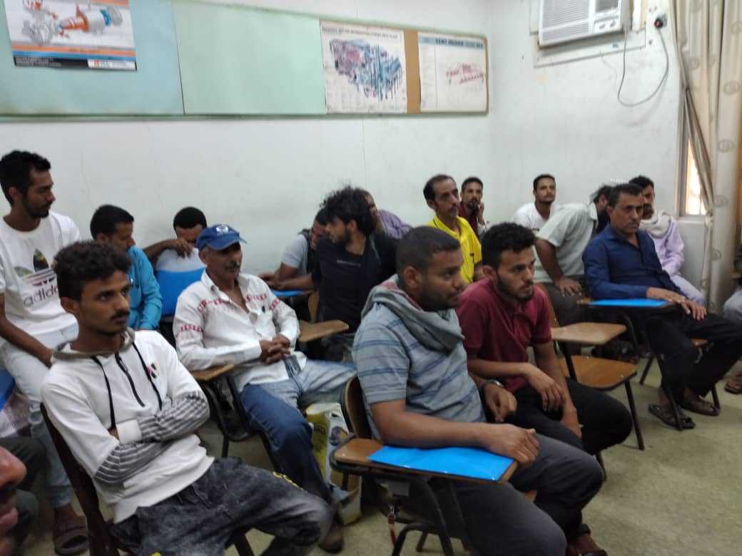 وزارة الكهرباء : الانتهاء من فعاليات دورة تدريبية لقراء العدادات وتوزيع الشهائد التقديرية للخريجين 