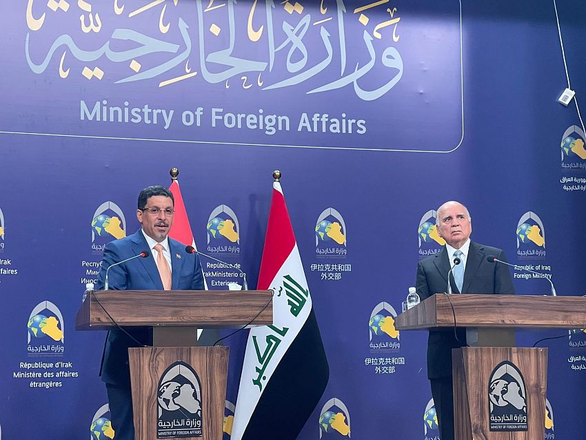 بن مبارك يعقد جلسة مباحثات مع نائب رئيس الوزراء وزير الخارجية العراقي