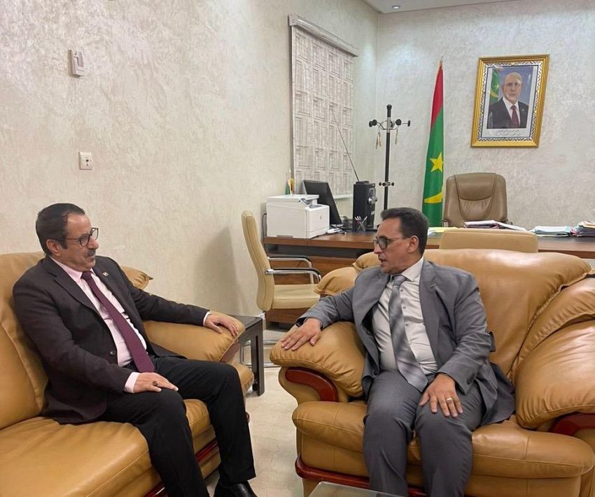 سفير اليمن يبحث مع وزير الثقافة الموريتاني سبل تعزيز علاقات التعاون