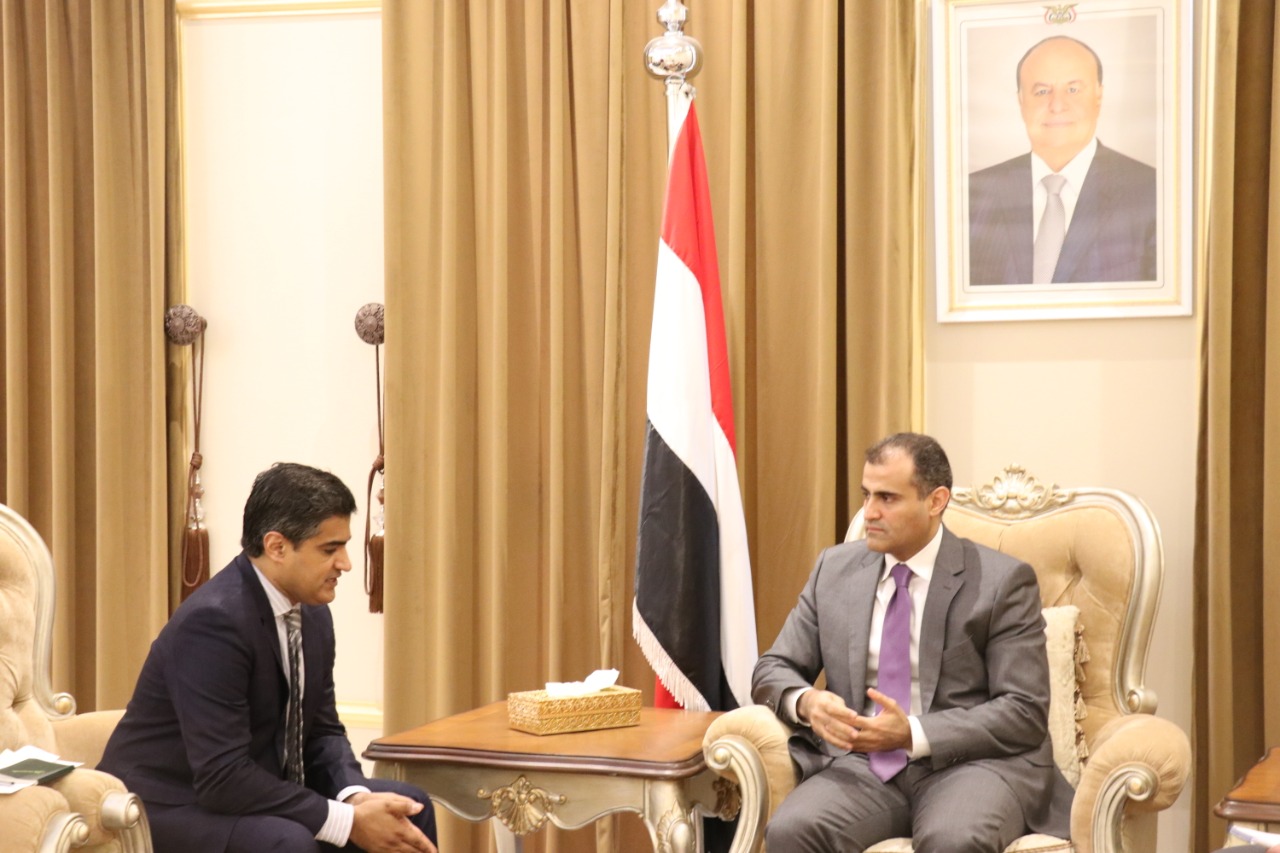 وزير الخارجية يبحث مع القائم بأعمال السفارة الأمريكية مستجدات الأوضاع في بلادنا