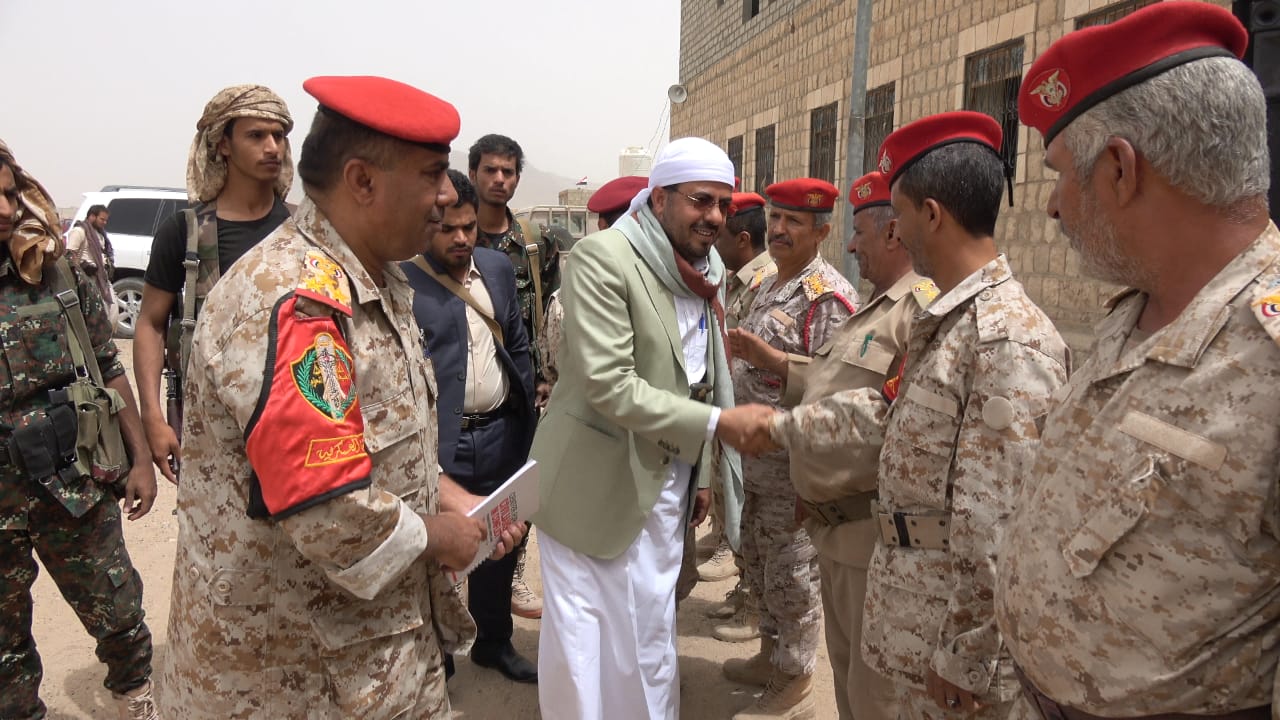 وزير الأوقاف والإرشاد يزور قوات الشرطة العسكرية بمحافظة مأرب