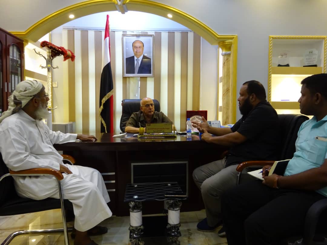 وزير الإدارة المحلية يؤكد اهمية مساهمة منظمات المجتمع المدني في المشاريع الإغاثية المجتمعية