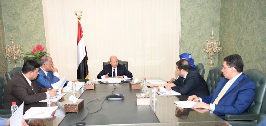 مجلس القيادة الرئاسي يدين جريمة المليشيات في تعز ويحث على تعزيز مكافحة الارهاب في عدن