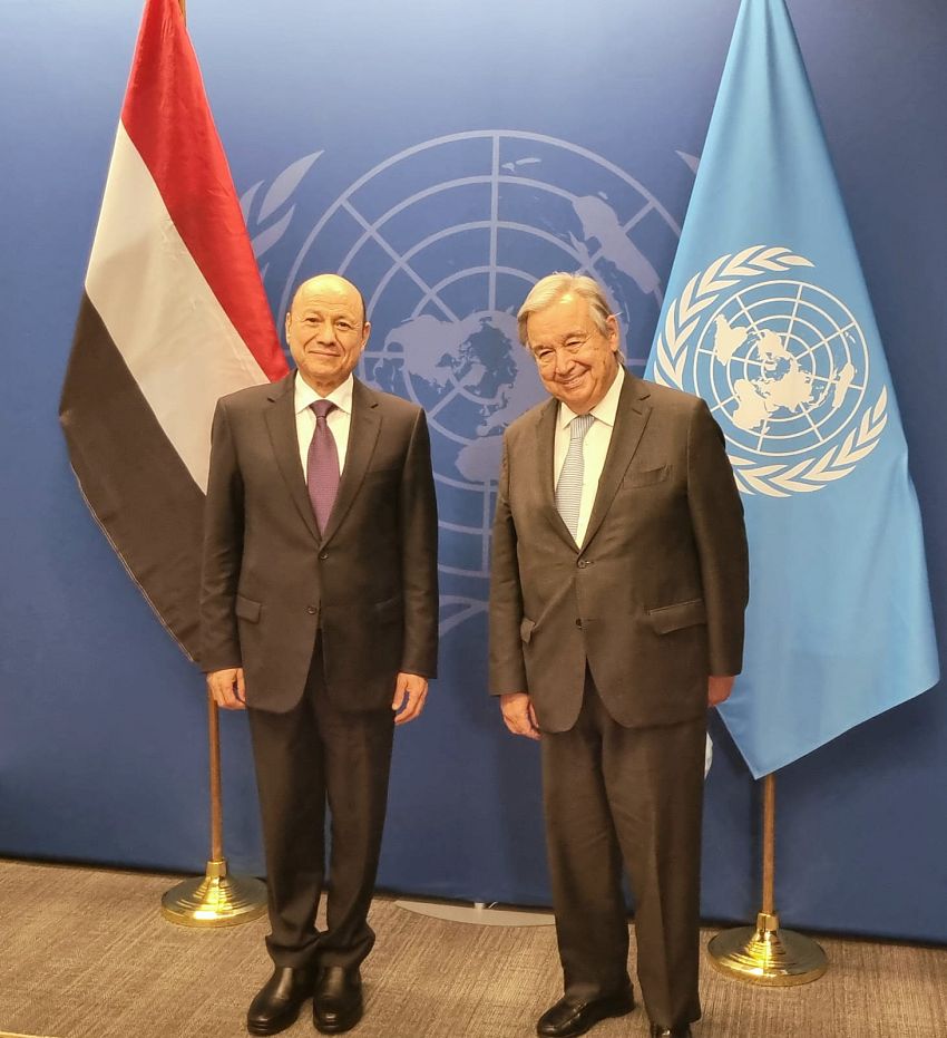 رئيس مجلس القيادة الرئاسي يبحث وامين عام الأمم المتحدة جهود السلام ومستجدات الوضع اليمني