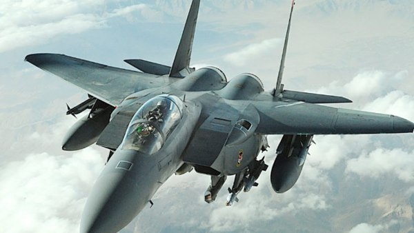 طيران التحالف ينفذ غارات جوية تستهدف تعزيزات للميلشيا الحوثية جنوب شرق تعز