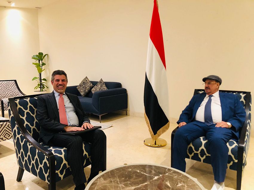 رئيس مجلس النواب يلتقي السفير الامريكي لدى اليمن