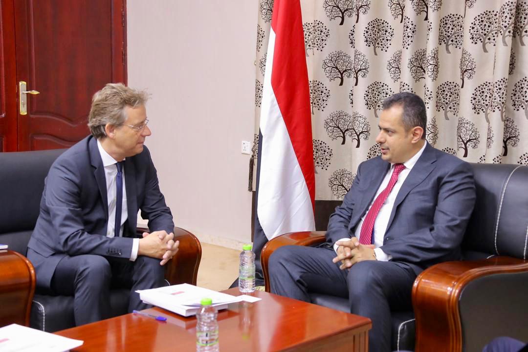 رئيس الوزراء د.معين عبدالملك يؤكد حرص الحكومة إيجاد مبادرات مشتركة مع المؤسسات الدولية