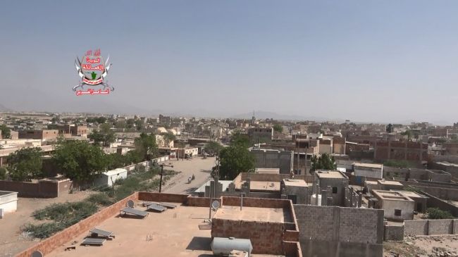 مليشيا الحوثي تطلق النار على المواطنين في حيس بشكل هستيري