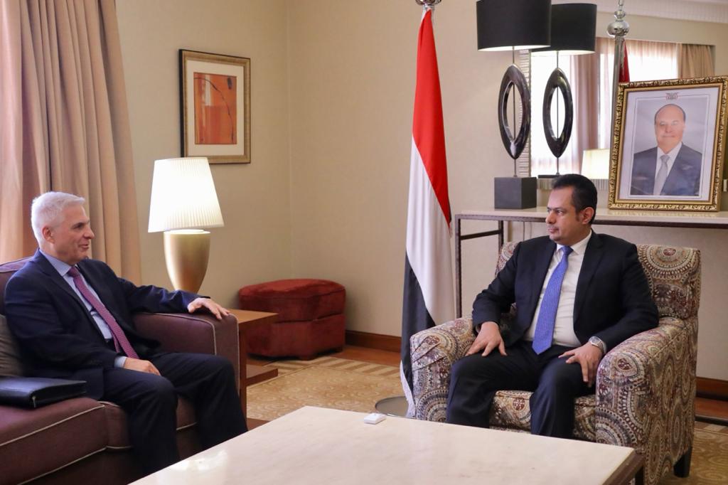 رئيس الوزراء : الحكومة كانت ولا تزال منفتحة بشكل كامل على كل الحلول التي تؤدي الى تفريغ خزان صافر وتجنيب اليمن والمنطقة كارثة وشيكة