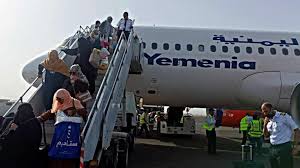 مليشيا الحوثي تمنع سفر النساء عبر مطار صنعاء