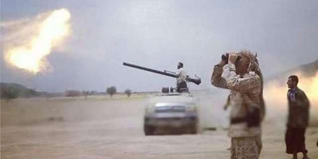 الضالع.. مدفعية الجيش تستهدف تعزيزات حوثية في مريس وتكبدها خسائر كبيرة