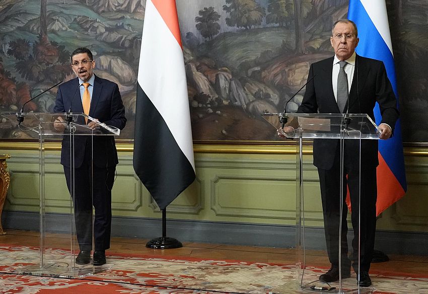 رئيس الوزراء يؤكد وجود كثير من المجالات لتعزيز العلاقات اليمنية الروسية وتحقيق إنجازات لمصلحة البلدين