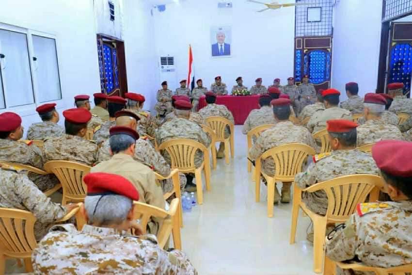 توجيهات عسكرية رفيعة برفع الجاهزية القتالية والاستعداد للردع الحاسم لمخططات مليشيا الحوثي الارهابية