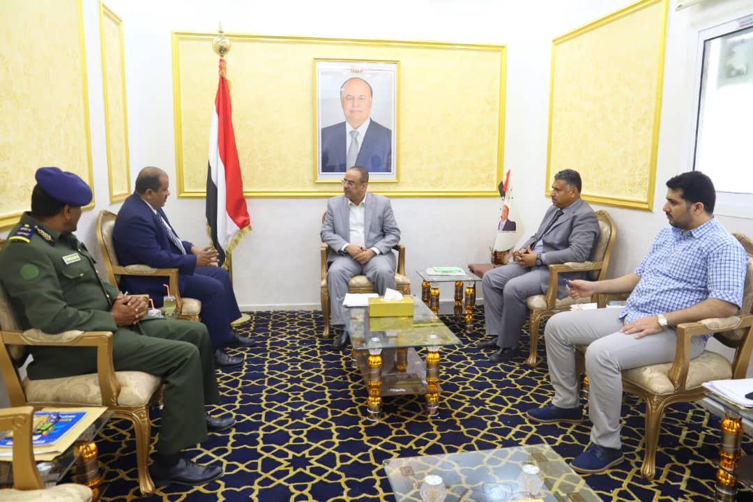 نائب رئيس الوزراء المهندس الميسري يؤكد على أهمية ضبط عملية تغطية السوق المحلية بالوقود