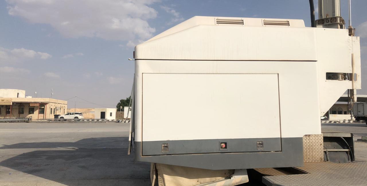 إدارة منفذ شحن الحدودي تتسلم جهازاً للفحص بالأشعة