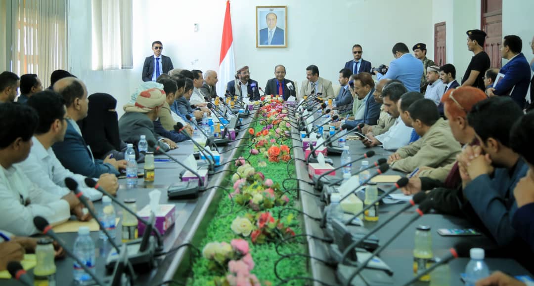 باسلامة والعناني يؤكدان حرص الحكومة على استكمال مشاريع جامعة اقليم سبأ ومشروع الربط الكهربائي بالمحطة الغازية