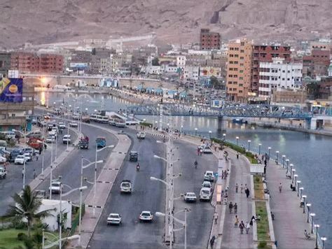 الخنبشي والبحسني يدشنان معهد حضرموت للغات بالمكلا