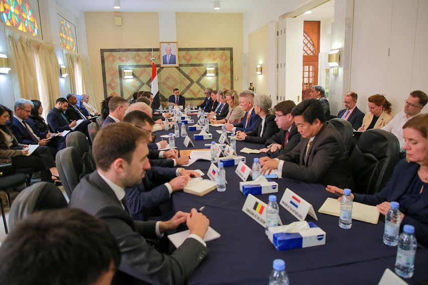 وزير الخارجية يعقد لقاءاً موسعاً بعدد من رؤساء البعثات الدبلوماسية لدول الاتحاد الأوروبي
