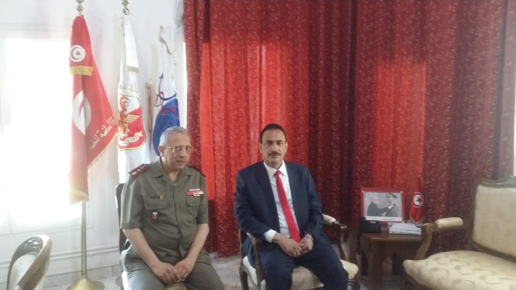 سفيرنا في تونس يلتقي مدير عام الصحة العسكرية التونسية