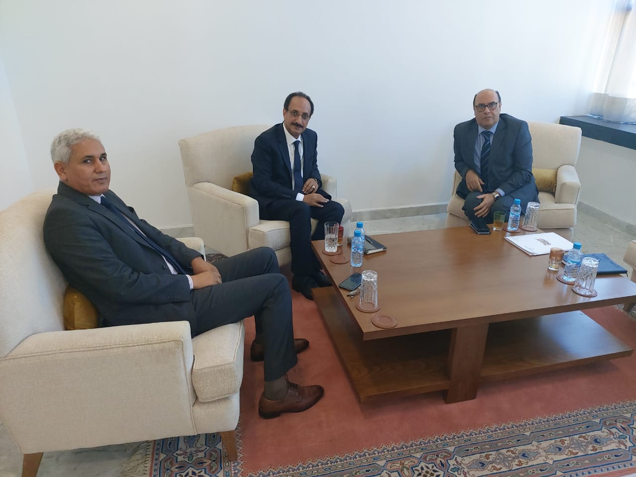 السفير الأصبحي يستعرض مع مسؤول بالخارجية المغربية تطورات الأوضاع في بلادنا