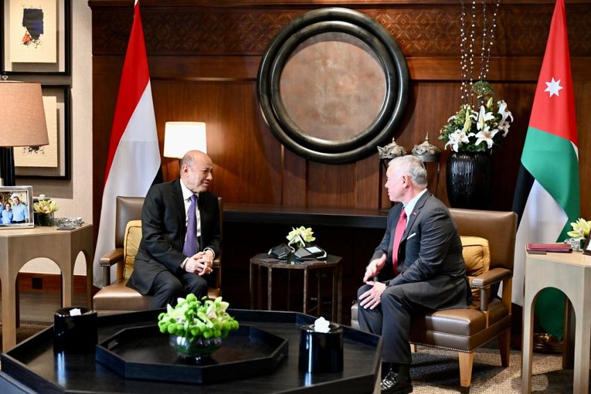الرئيس العليمي والملك عبدالله الثاني يبحثان مستجدات الملف اليمني والعلاقات الثنائية