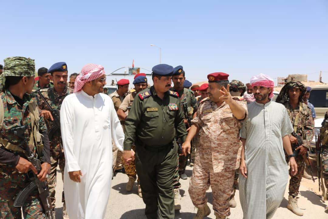 وزير الداخلية يتفقد الأوضاع الأمنية بمديرتي ثمود ورماه