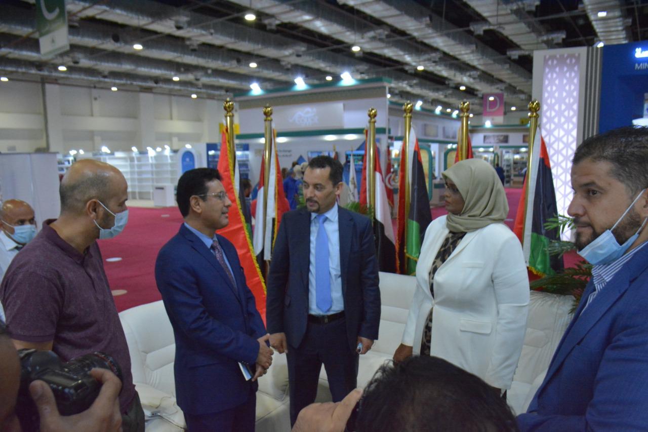 مارم يفتتح جناح اليمن في معرض القاهرة للكتاب