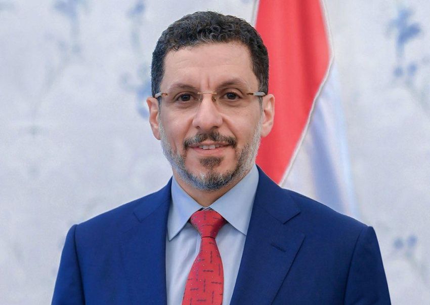 رئيس الوزراء يقدم التعازي لسفير اليمن في سويسرا بوفاة شقيقه